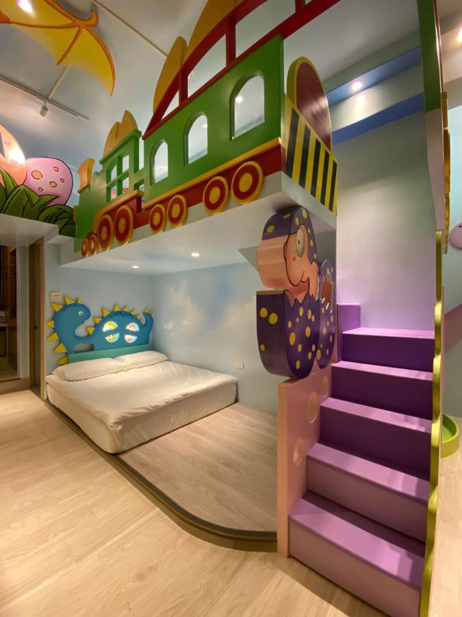 Fun Holiday Family Hostel Đài Nam Ngoại thất bức ảnh