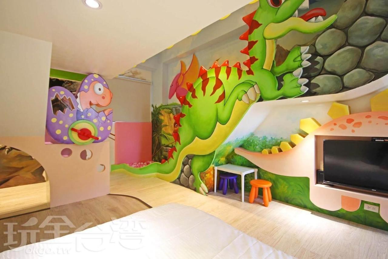 Fun Holiday Family Hostel Đài Nam Ngoại thất bức ảnh