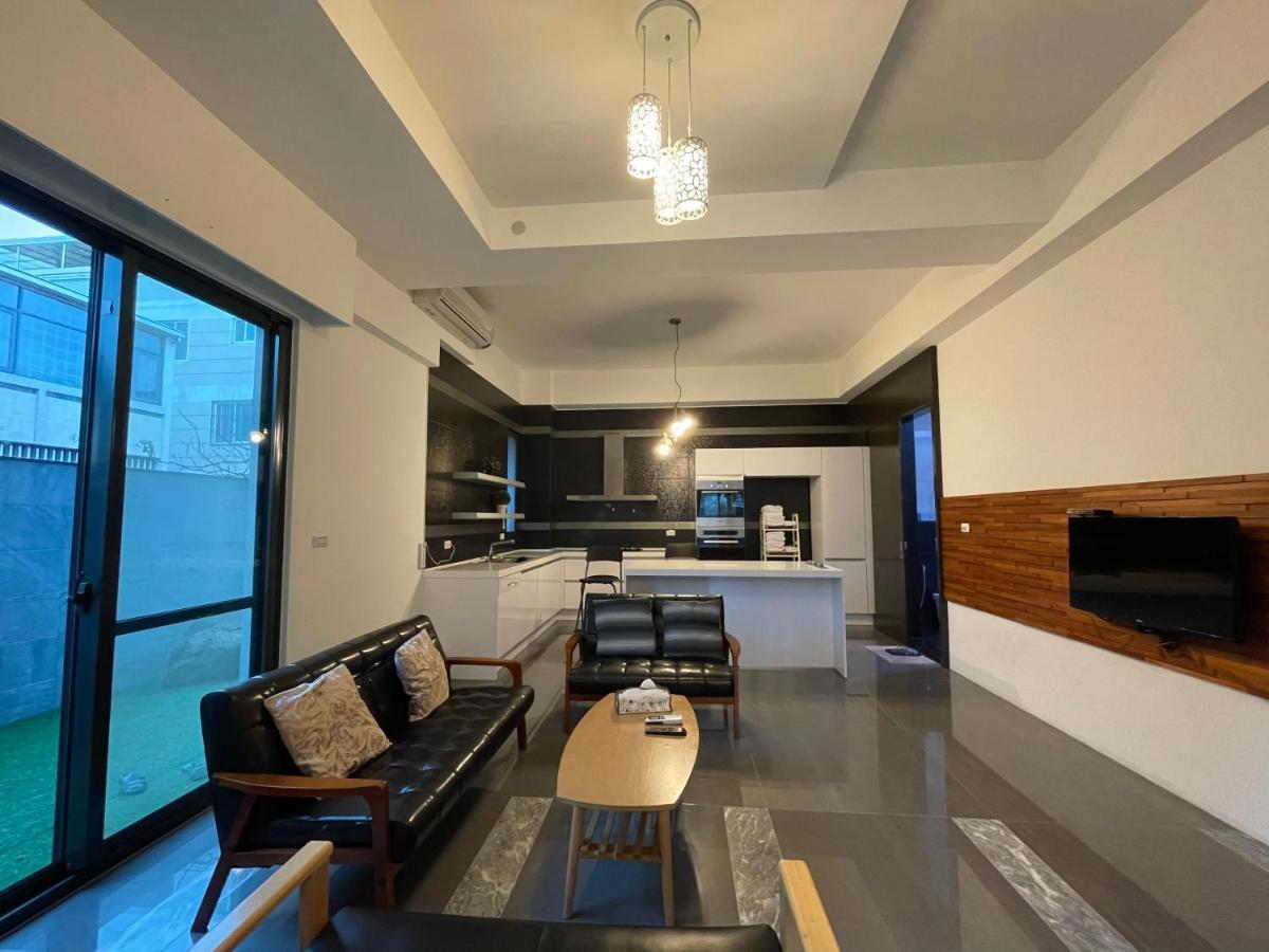 Fun Holiday Family Hostel Đài Nam Ngoại thất bức ảnh