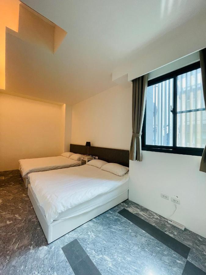 Fun Holiday Family Hostel Đài Nam Ngoại thất bức ảnh