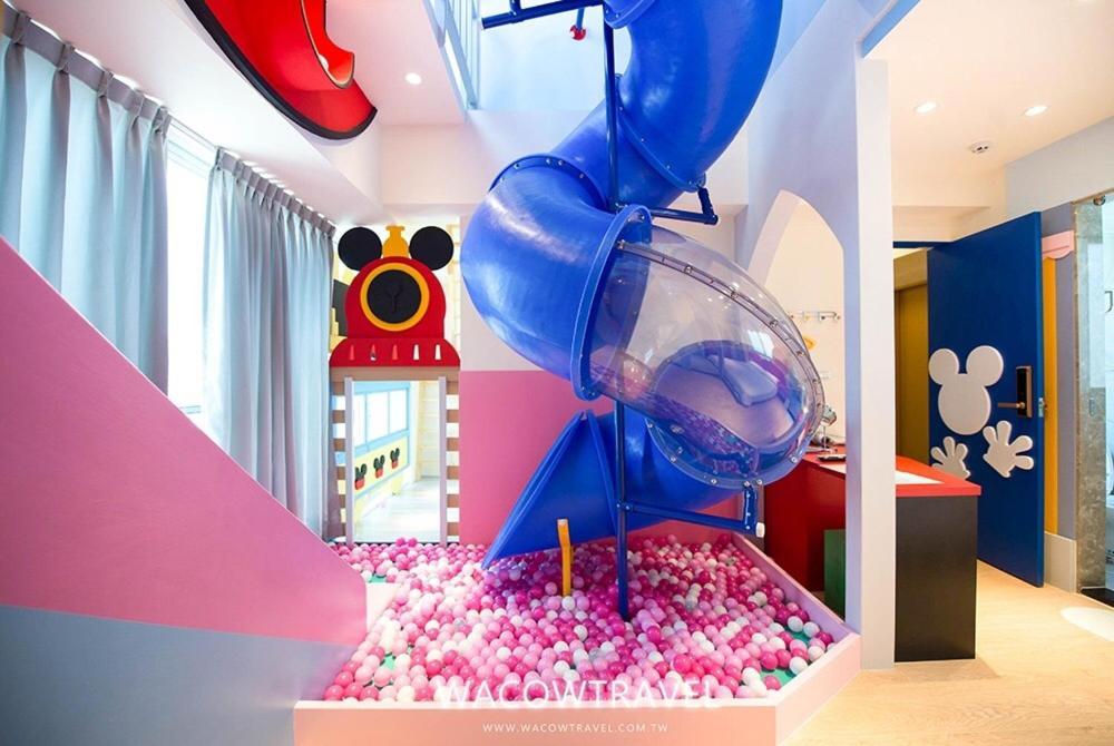 Fun Holiday Family Hostel Đài Nam Ngoại thất bức ảnh