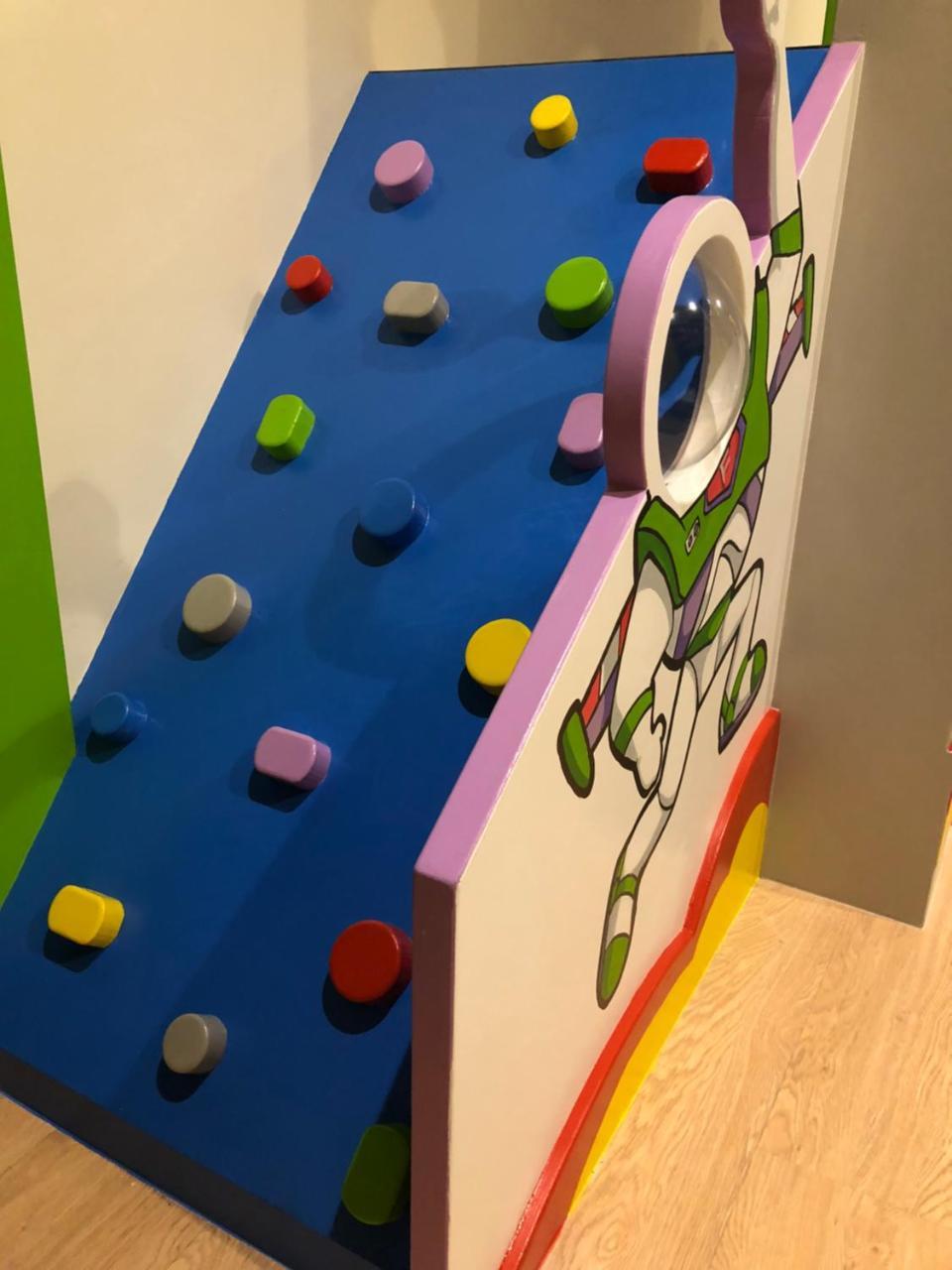 Fun Holiday Family Hostel Đài Nam Ngoại thất bức ảnh
